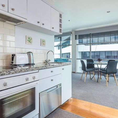 Stunning Waterfront Location With Huge Balcony! Lägenhet Auckland Exteriör bild