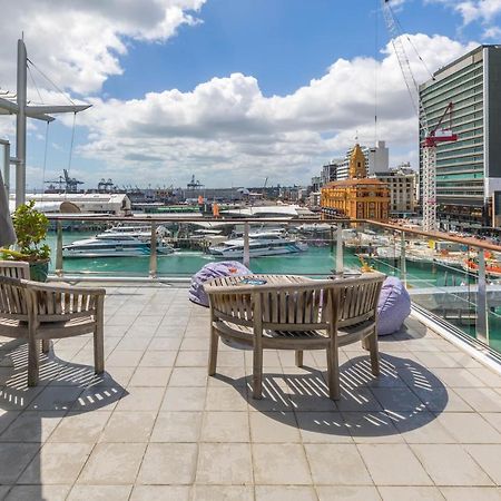 Stunning Waterfront Location With Huge Balcony! Lägenhet Auckland Exteriör bild