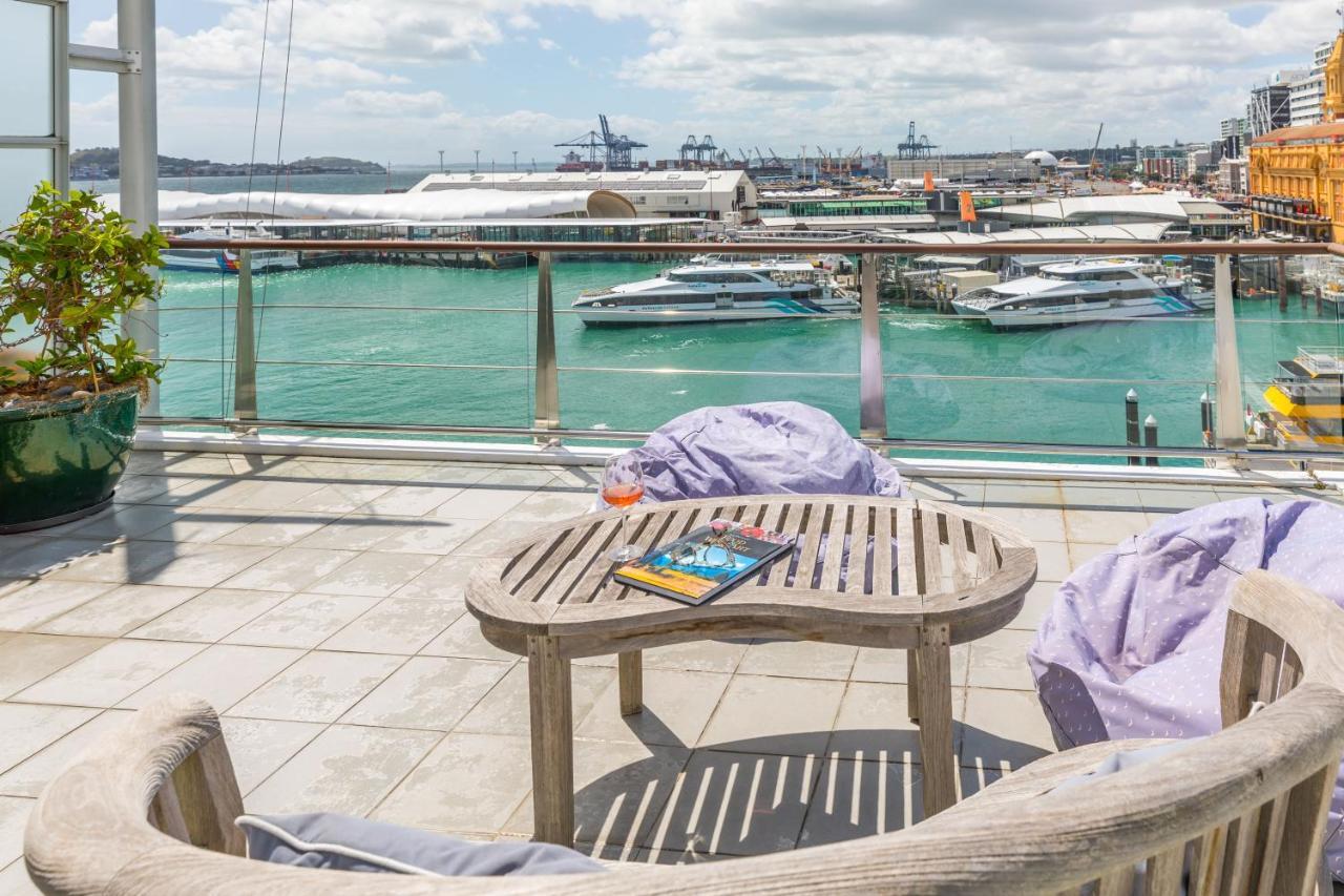 Stunning Waterfront Location With Huge Balcony! Lägenhet Auckland Exteriör bild