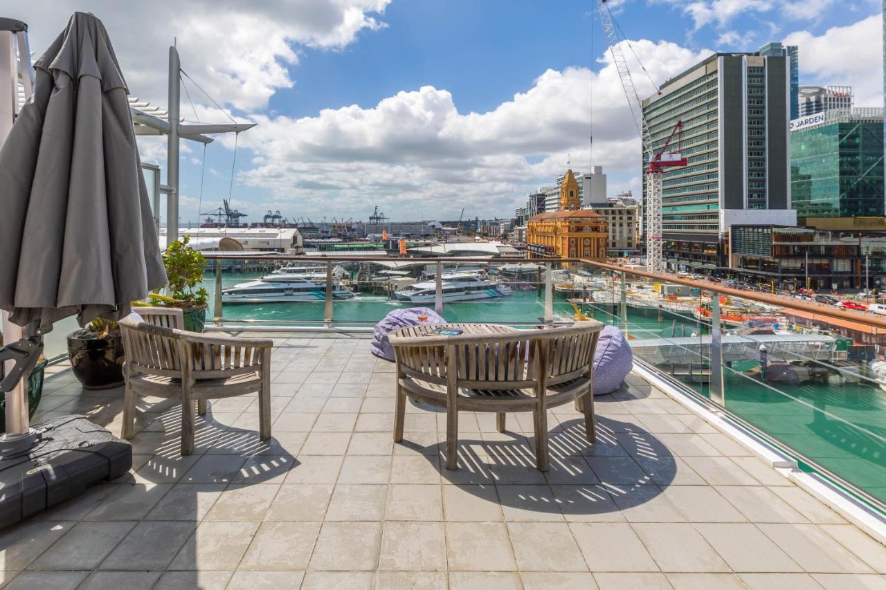 Stunning Waterfront Location With Huge Balcony! Lägenhet Auckland Exteriör bild