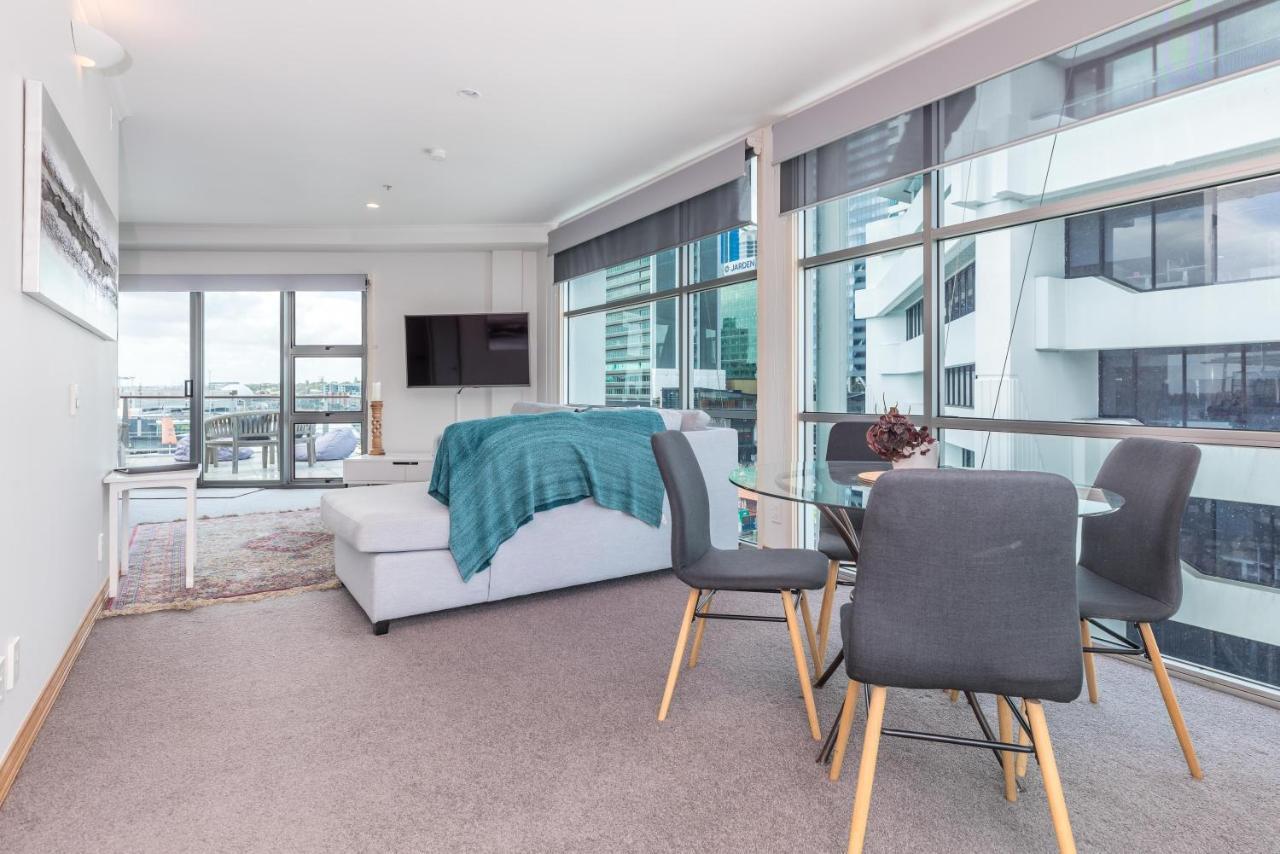 Stunning Waterfront Location With Huge Balcony! Lägenhet Auckland Exteriör bild